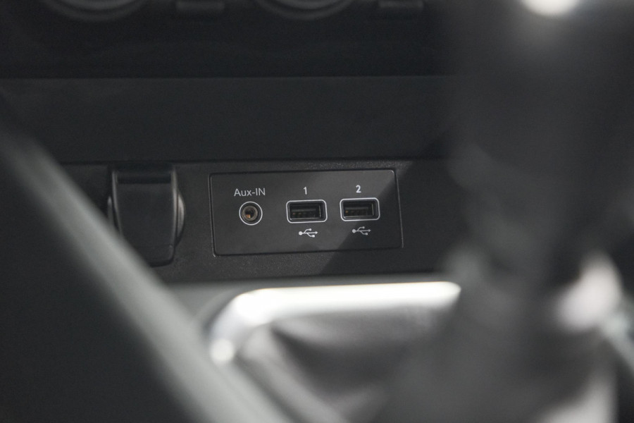 Renault Clio TCe 100 Intens | Navigatie | Apple Carplay | Parkeersensoren