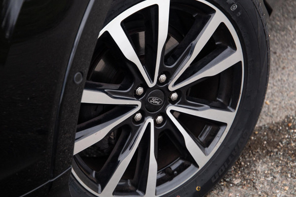 Ford Kuga 1.5 EcoBoost ST Line CAMERA / CARPLAY / TREKHAAK / 2000 KG / STOEVERWRMING / 150 PK