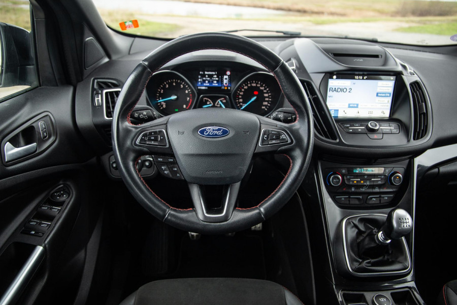 Ford Kuga 1.5 EcoBoost ST Line CAMERA / CARPLAY / TREKHAAK / 2000 KG / STOEVERWRMING / 150 PK