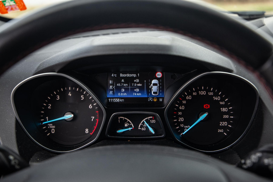 Ford Kuga 1.5 EcoBoost ST Line CAMERA / CARPLAY / TREKHAAK / 2000 KG / STOEVERWRMING / 150 PK