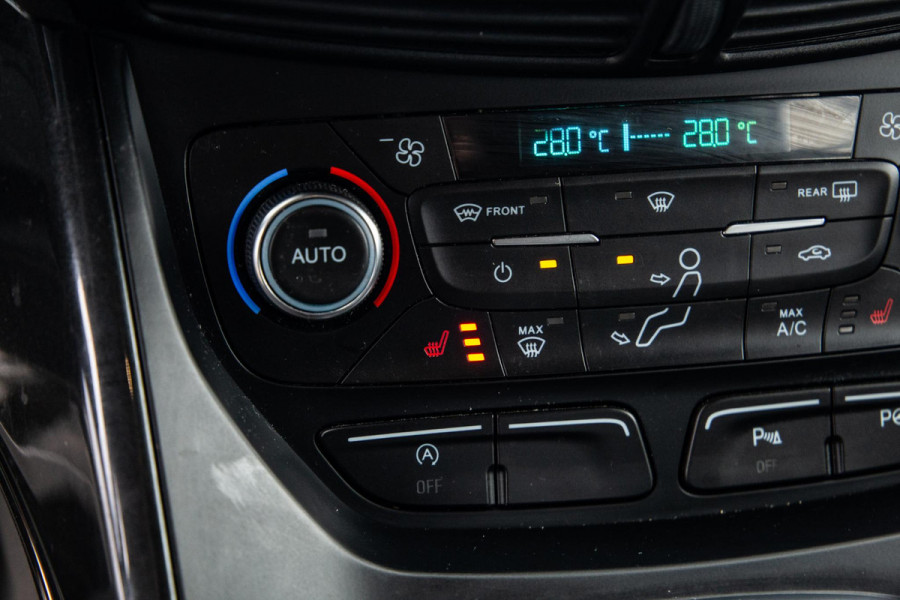 Ford Kuga 1.5 EcoBoost ST Line CAMERA / CARPLAY / TREKHAAK / 2000 KG / STOEVERWRMING / 150 PK