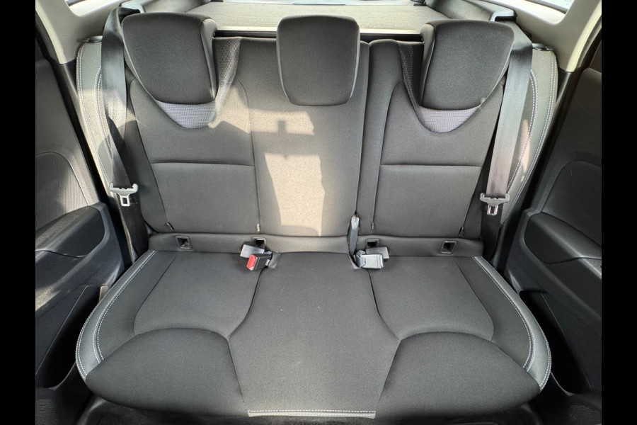 Renault Clio Estate 1.2 16V Life * Navigatie * Parkeersensoren * Cruise Control *