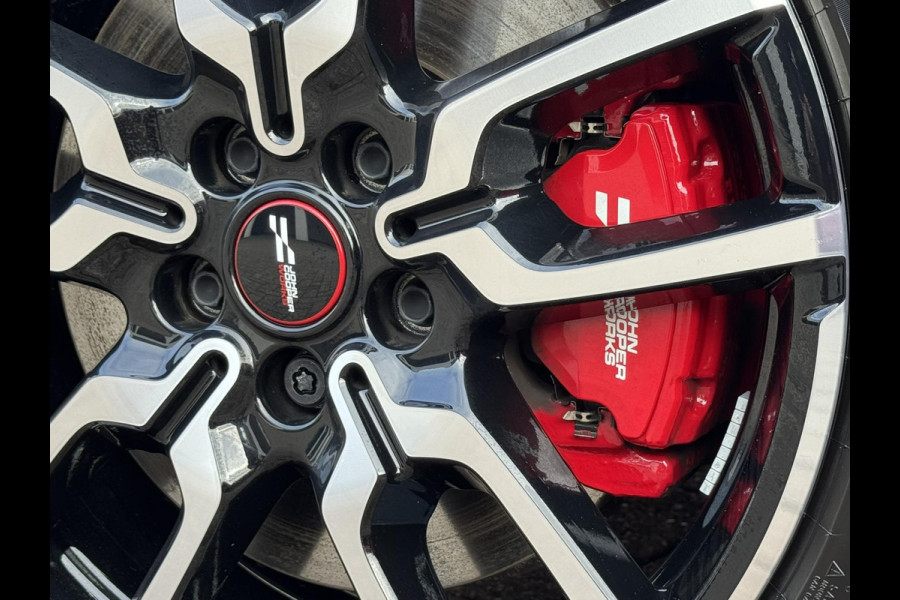 MINI Mini 2.0 JCW John Cooper Works XL Adaptive cruise Climate Cruise Pano 360 camera Navi Apple / Android Stoel-/stuurverwarming