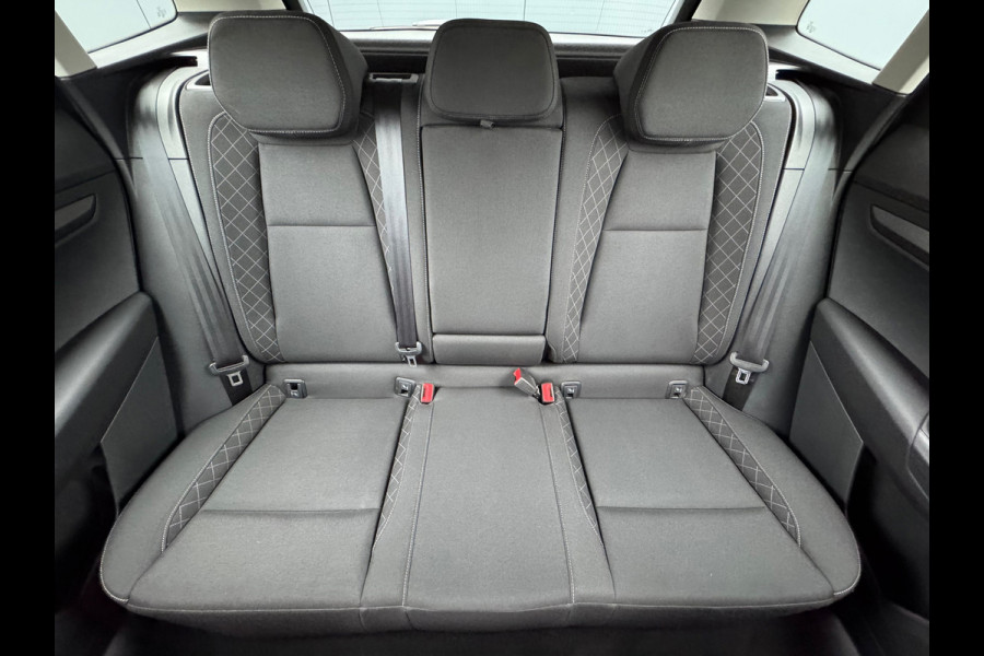 Škoda Karoq 1.0 TSI Ambition * Navigatie * Camera * Stoelverwarming * Cruise Control *