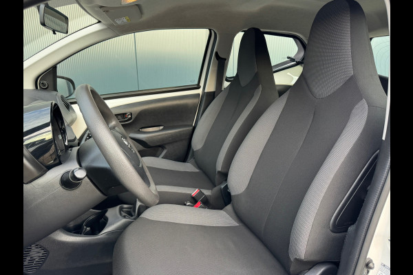 Toyota Aygo 1.0 VVT-i x * 5 deurs * Start/stop * Cruise *