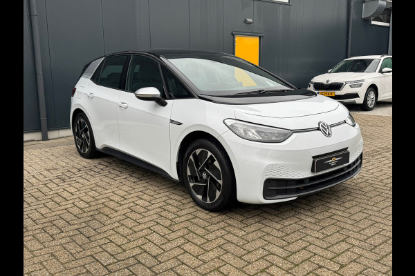 Volkswagen ID.3 First 58 kWh * Steunhaak * Navigatie * Parkeersensoren * Adaptieve Cruise *