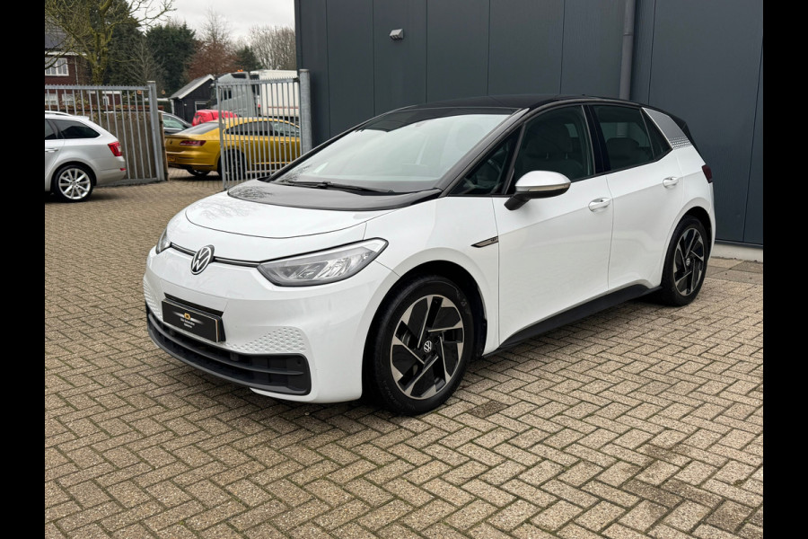 Volkswagen ID.3 First 58 kWh * Steunhaak * Navigatie * Parkeersensoren * Adaptieve Cruise *