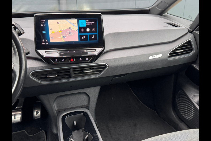 Volkswagen ID.3 First 58 kWh * Steunhaak * Navigatie * Parkeersensoren * Adaptieve Cruise *