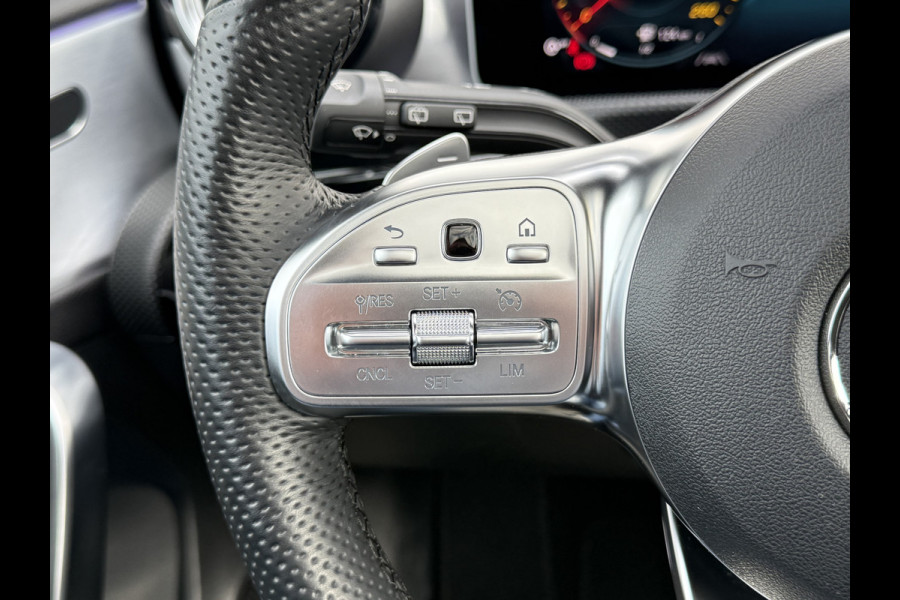 Mercedes-Benz A-Klasse 200 Business Solution AMG | Pano | Ambient Light | LED | CarPlay | 19 inch