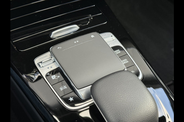 Mercedes-Benz A-Klasse 200 Business Solution AMG | Pano | Ambient Light | LED | CarPlay | 19 inch