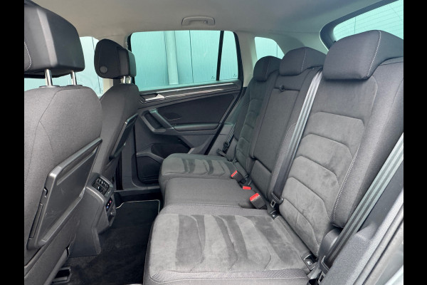 Volkswagen Tiguan 1.4 TSI Automaat R-Line * Led Plus * Camera * Stoelverwarming * Adaptieve Cruise Control *