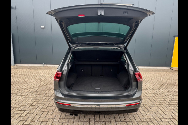 Volkswagen Tiguan 1.4 TSI Automaat R-Line * Led Plus * Camera * Stoelverwarming * Adaptieve Cruise Control *