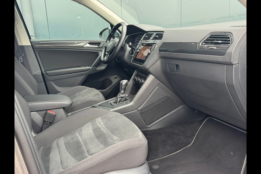 Volkswagen Tiguan 1.4 TSI Automaat R-Line * Led Plus * Camera * Stoelverwarming * Adaptieve Cruise Control *