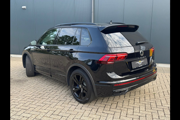 Volkswagen Tiguan 1.5 TSI R-Line Blackstyle * Panorama * Stoelverwarming * Keyless *