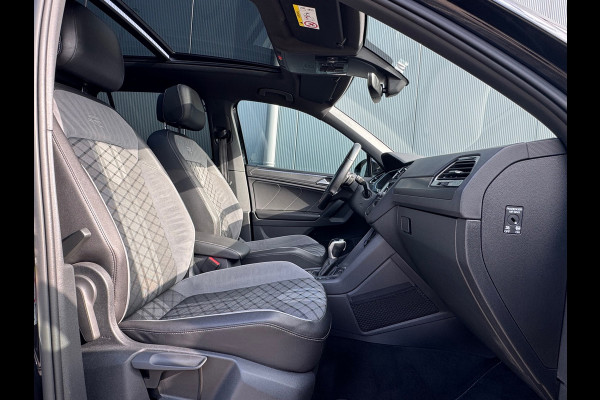 Volkswagen Tiguan 1.5 TSI R-Line Blackstyle * Panorama * Stoelverwarming * Keyless *