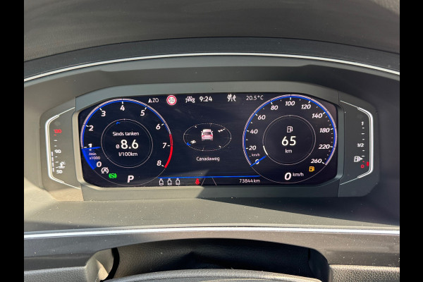 Volkswagen Tiguan 1.5 TSI R-Line Blackstyle * Panorama * Stoelverwarming * Keyless *