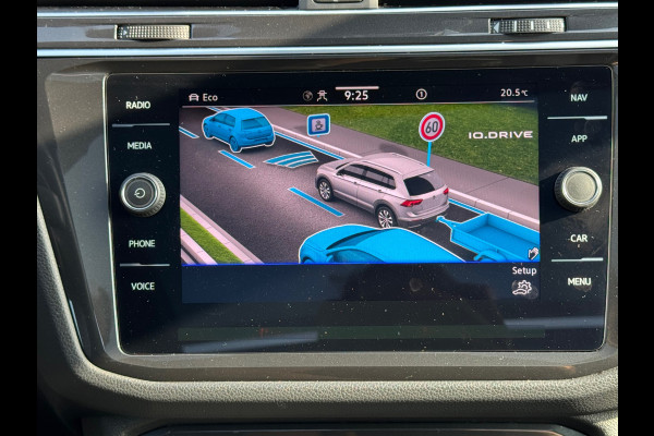 Volkswagen Tiguan 1.5 TSI R-Line Blackstyle * Panorama * Stoelverwarming * Keyless *