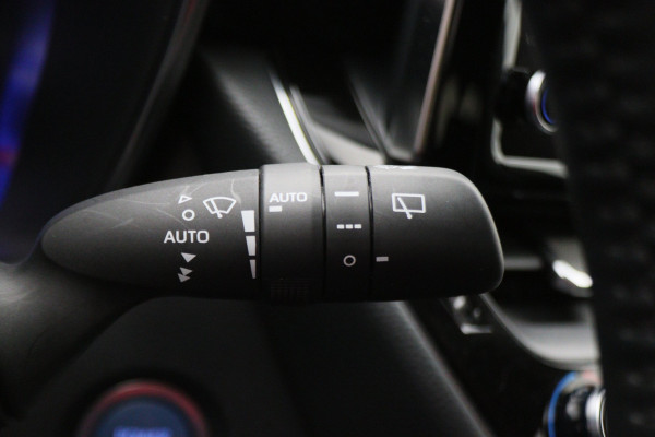 Toyota Corolla 1.8 Hybrid Business Plus ACC, Keyless, Camera, Apple Carplay, Stoel-/Stuuverw., 17"