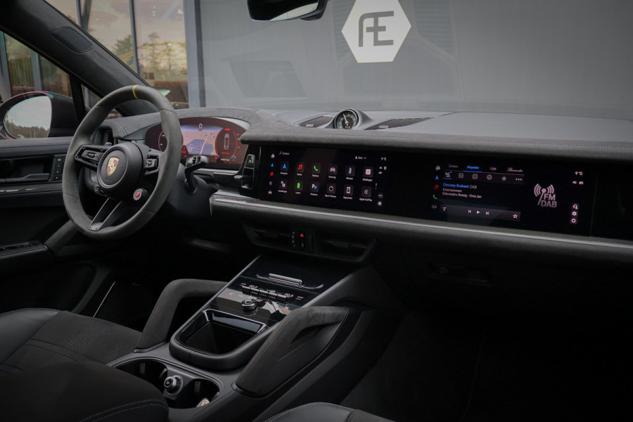 Porsche Cayenne Coupé Turbo E-Hybrid met GT Pakket | KERAMISCH | 360 CAMERA | STOELVERWARMING | STUURVERWARMING | CARBON IN & EXTERIEUR | SUEDE HEMEL