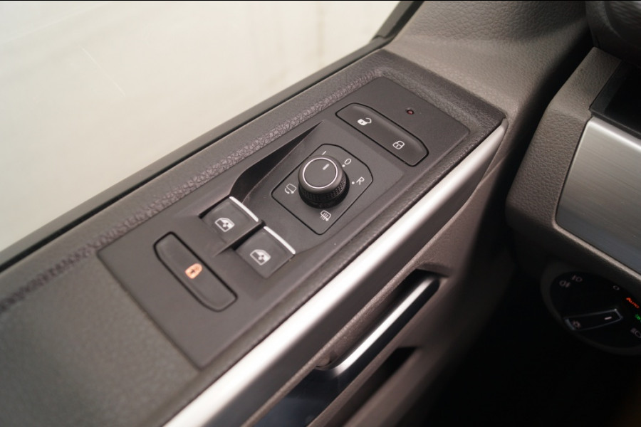 Volkswagen Transporter 2.0 TDI 150pk DSG L1-H1 Bulli -DIGI-NAVI-PDC-TREKHAAK-