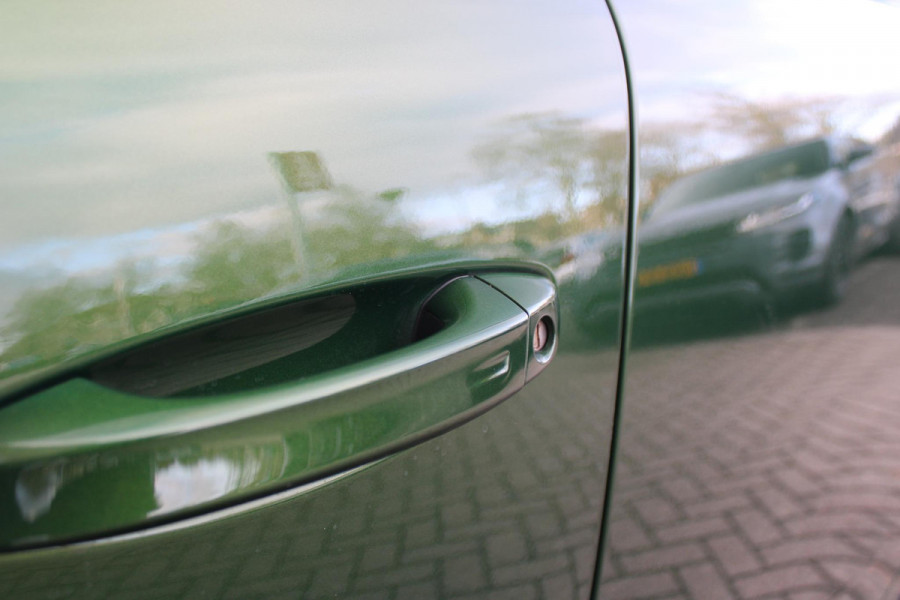 Peugeot 308 1.6 Plug-in Hybrid 225PK GT | ELEKTRISCH BEDIENBARE BESTUURDERSSTOEL MET GEHEUGENFUNCTIE | VOORSTOELEN MET VERWARMING EN MASSAGE FUNCTIE | 360° CAMERA | PARKEERSENSOREN VOOR + ACHTER | NAVIGATIE | DRAADLOZE APPLE CARPLAY/ANDROID AUTO | DAB+ RADIO | DODEHOEK DETECTIE | ADAPTIVE CRUISE CONTROL | KEYLESS ENTRY/START | 18" LICHTEMETALEN VELGEN |