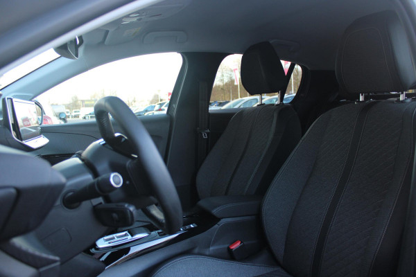 Peugeot e-208 EV ALLURE 156PK 51 kWh | WARMTEPOMP | 3-FASE! | NAVIGATIE | DRAADLOZE APPLE CARPLAY/ANDROID AUTO | DODEHOEK DETECTIE | CAMERA VOOR + ACHTER | ADAPTIVE CRUISE CONTROL | CLIMATE CONTROL |