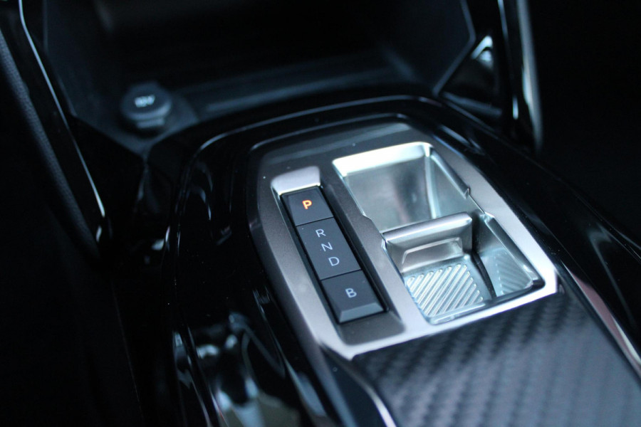Peugeot e-208 EV ALLURE 156PK 51 kWh | WARMTEPOMP | 3-FASE! | NAVIGATIE | DRAADLOZE APPLE CARPLAY/ANDROID AUTO | DODEHOEK DETECTIE | CAMERA VOOR + ACHTER | ADAPTIVE CRUISE CONTROL | CLIMATE CONTROL |