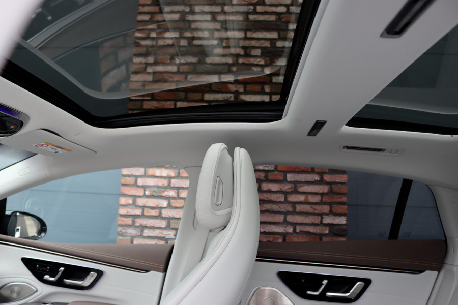 Mercedes-Benz EQS 450+ AMG Line 118 kWh | Facelift | Hyperscreen | Airmatic | Achterasbesturing | Distronic+ | HUD | Verwarmd Stuurwiel | Massage | Stoelventilatie | Digital Light | Panoramadak | Trekhaak |