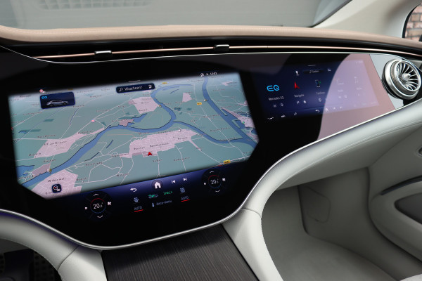 Mercedes-Benz EQS 450+ AMG Line 118 kWh | Facelift | Hyperscreen | Airmatic | Achterasbesturing | Distronic+ | HUD | Verwarmd Stuurwiel | Massage | Stoelventilatie | Digital Light | Panoramadak | Trekhaak |