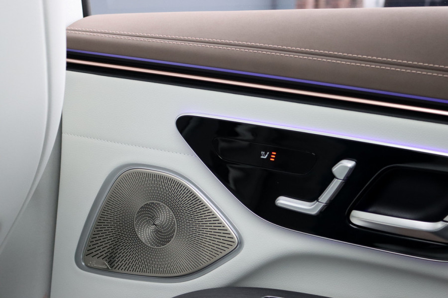 Mercedes-Benz EQS 450+ AMG Line 118 kWh | Facelift | Hyperscreen | Airmatic | Achterasbesturing | Distronic+ | HUD | Verwarmd Stuurwiel | Massage | Stoelventilatie | Digital Light | Panoramadak | Trekhaak |