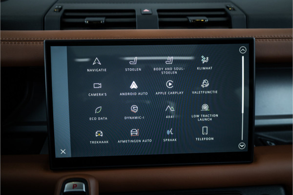 Land Rover Defender 110 4.4 P635 Octa - Petra Copper | BTW | Panorama | Meridian | Luchtvering | Trekhaak