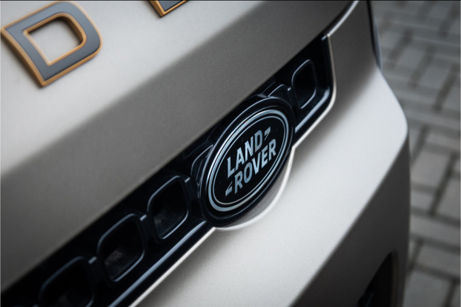 Land Rover Defender 110 4.4 P635 Octa - Petra Copper | BTW | Panorama | Meridian | Luchtvering | Trekhaak