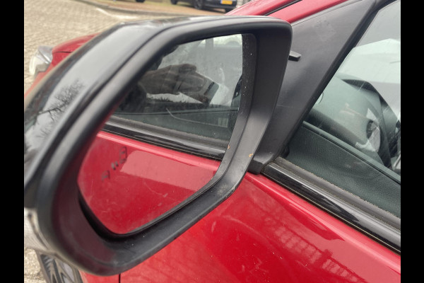 Toyota Yaris 1.5 Hybrid Executive | Stoelverwarming | Navigatie | Dodehoek detectie | Parkeersenoren