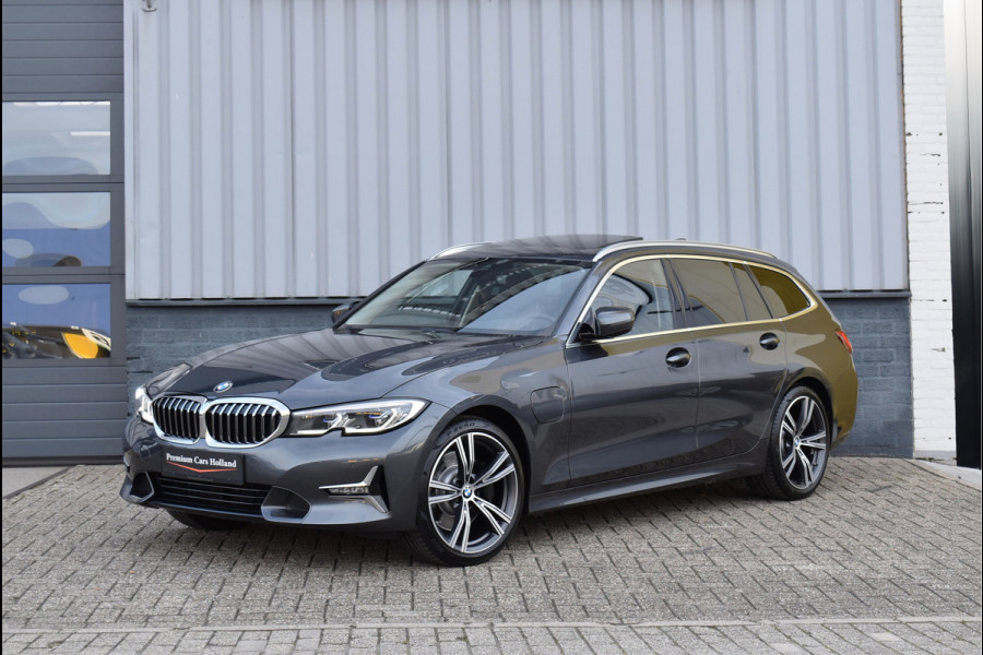 BMW 3 Serie Touring 330e xDrive 292 Pk Pano Navi Keyless Vol Leder Bruin Laser Koplampen 19 Inch