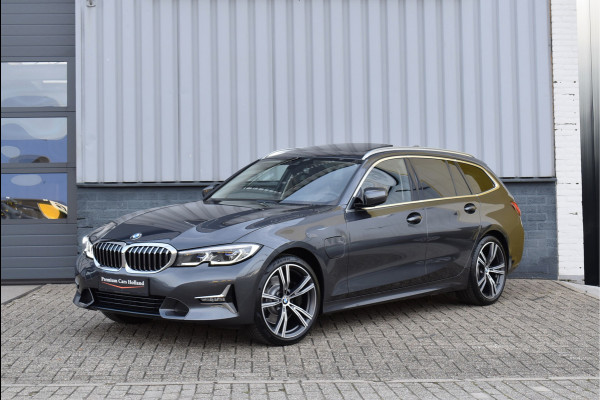 BMW 3 Serie Touring 330e xDrive 292 Pk Pano Navi Keyless Vol Leder Bruin Laser Koplampen 19 Inch