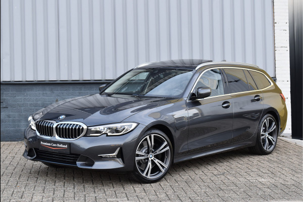 BMW 3 Serie Touring 330e xDrive 292 Pk Pano Navi Keyless Vol Leder Bruin Laser Koplampen 19 Inch