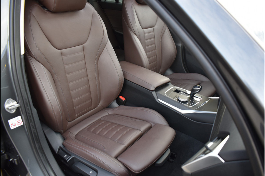BMW 3 Serie Touring 330e xDrive 292 Pk Pano Navi Keyless Vol Leder Bruin Laser Koplampen 19 Inch