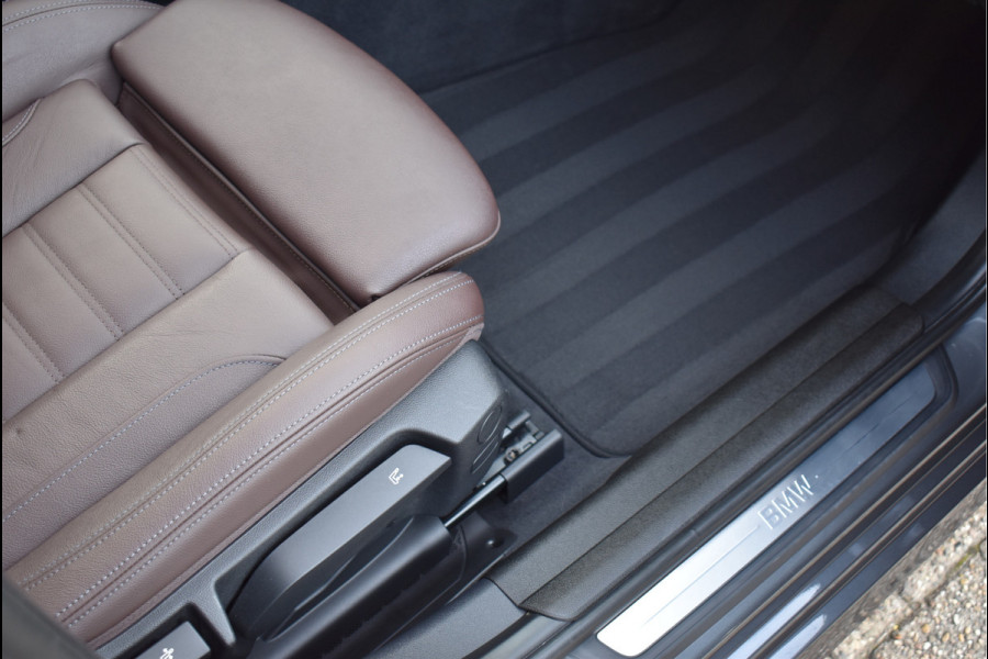 BMW 3 Serie Touring 330e xDrive 292 Pk Pano Navi Keyless Vol Leder Bruin Laser Koplampen 19 Inch