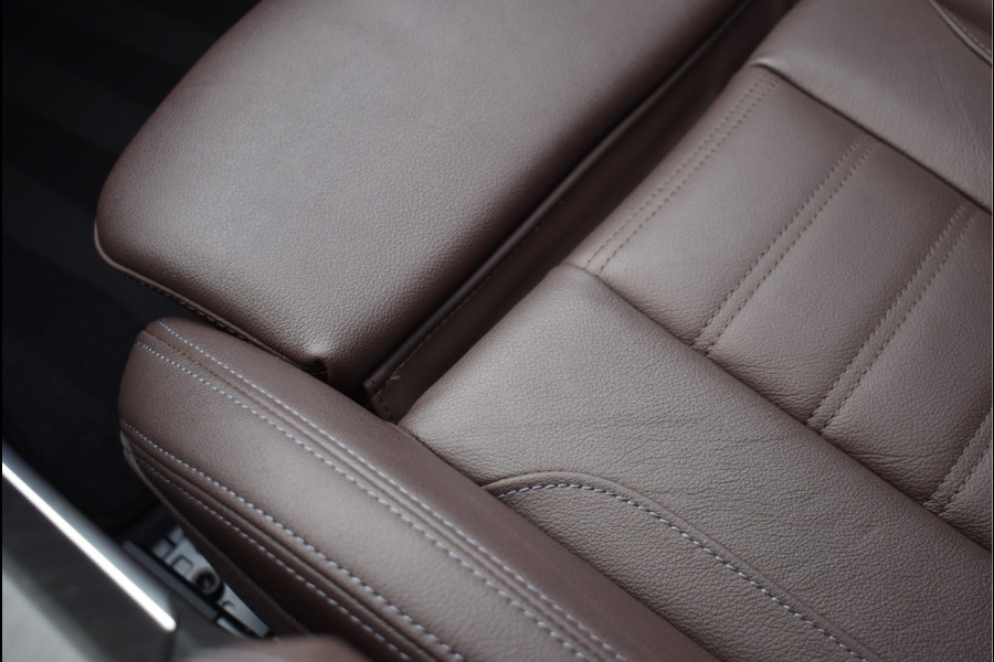 BMW 3 Serie Touring 330e xDrive 292 Pk Pano Navi Keyless Vol Leder Bruin Laser Koplampen 19 Inch