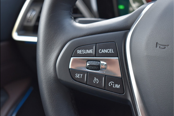 BMW 3 Serie Touring 330e xDrive 292 Pk Pano Navi Keyless Vol Leder Bruin Laser Koplampen 19 Inch