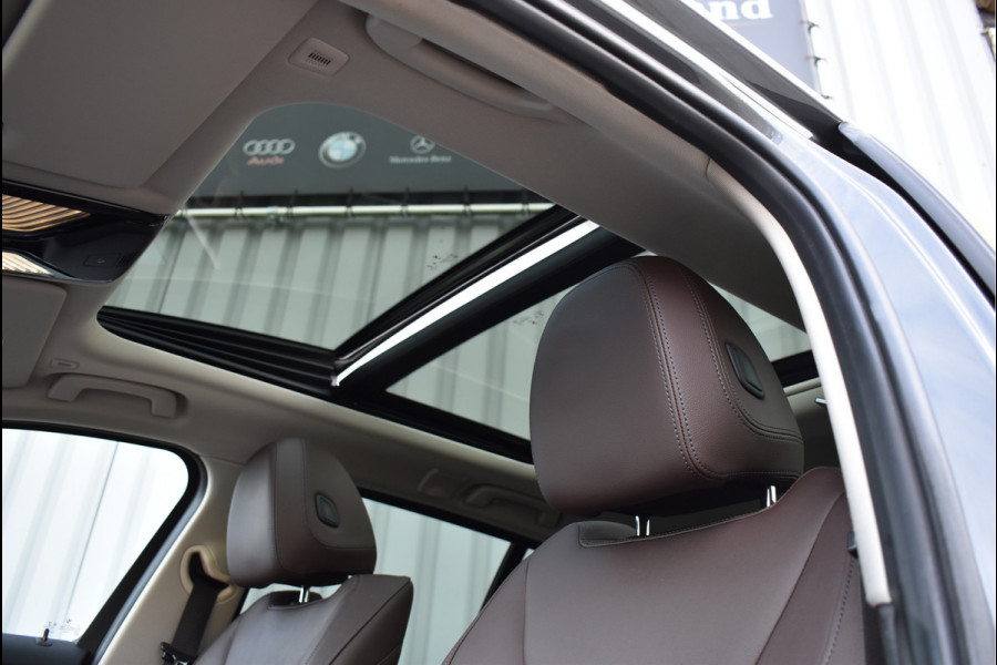 BMW 3 Serie Touring 330e xDrive 292 Pk Pano Navi Keyless Vol Leder Bruin Laser Koplampen 19 Inch