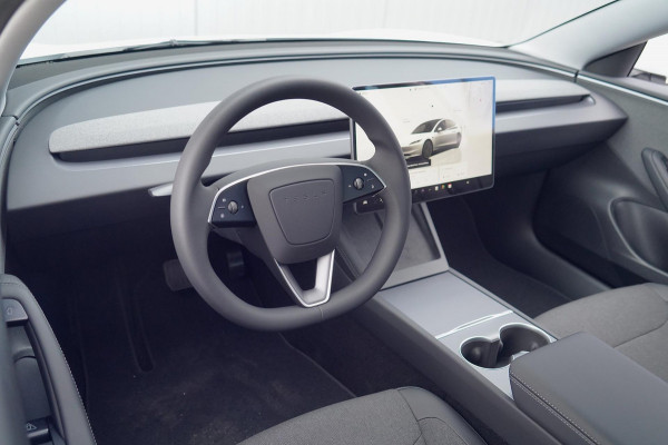 Tesla Model 3 RWD 60 kWh / Nieuw! / Incl. BTW / Pano / Stuurverw. / Elek. Klep / 360 camera / Pearl White Metallic