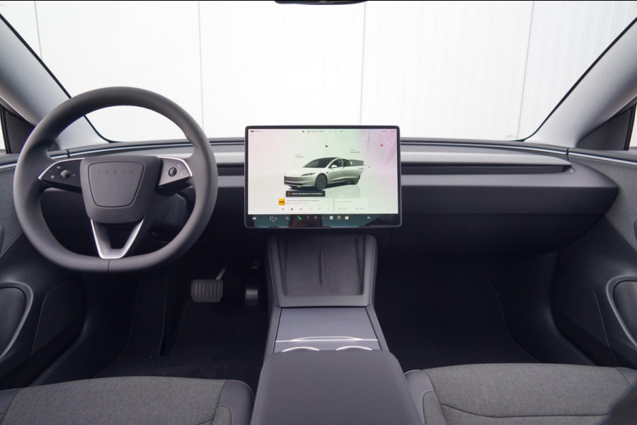 Tesla Model 3 RWD 60 kWh / Nieuw! / Incl. BTW / Pano / Stuurverw. / Elek. Klep / 360 camera / Pearl White Metallic
