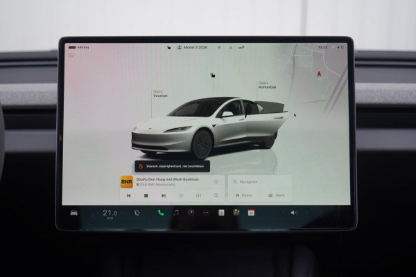 Tesla Model 3 RWD 60 kWh / Nieuw! / Incl. BTW / Pano / Stuurverw. / Elek. Klep / 360 camera / Pearl White Metallic