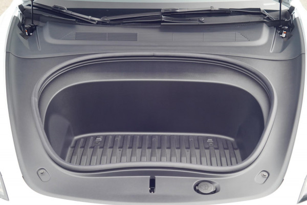 Tesla Model 3 RWD 60 kWh / Nieuw! / Incl. BTW / Pano / Stuurverw. / Elek. Klep / 360 camera / Pearl White Metallic