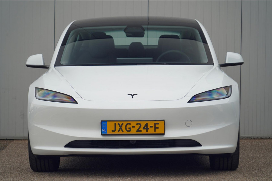 Tesla Model 3 RWD 60 kWh / Nieuw! / Incl. BTW / Pano / Stuurverw. / Elek. Klep / 360 camera / Pearl White Metallic