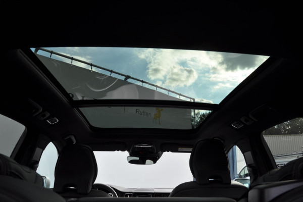 Volvo XC60 T8 390PK Automaat Recharge AWD R-Design / Adaptieve cruise control/ BLIS/ Panoramadak/ Trekhaak/ Head up display/ 360 camera/ Parkeersensoren/ Stoel en stuurwielverwarming
