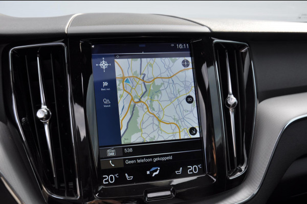 Volvo XC60 T8 390PK Automaat Recharge AWD R-Design / Adaptieve cruise control/ BLIS/ Panoramadak/ Trekhaak/ Head up display/ 360 camera/ Parkeersensoren/ Stoel en stuurwielverwarming