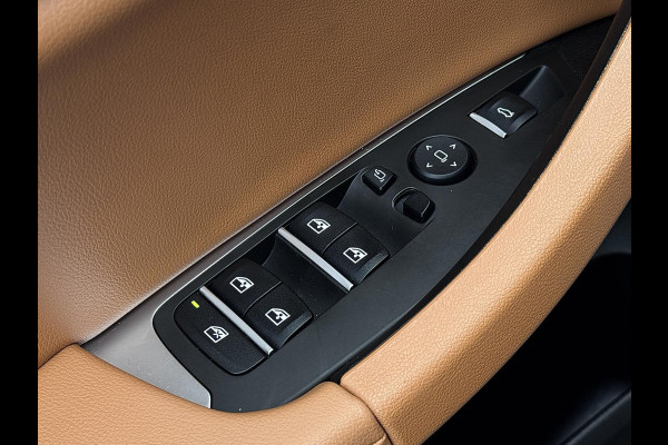 BMW X3 XDrive30e M-Sport | Pano | Elektrische stoelen | Trekhaak | Sfeerverlichting | Keyless | Carplay | Dealer onderhouden