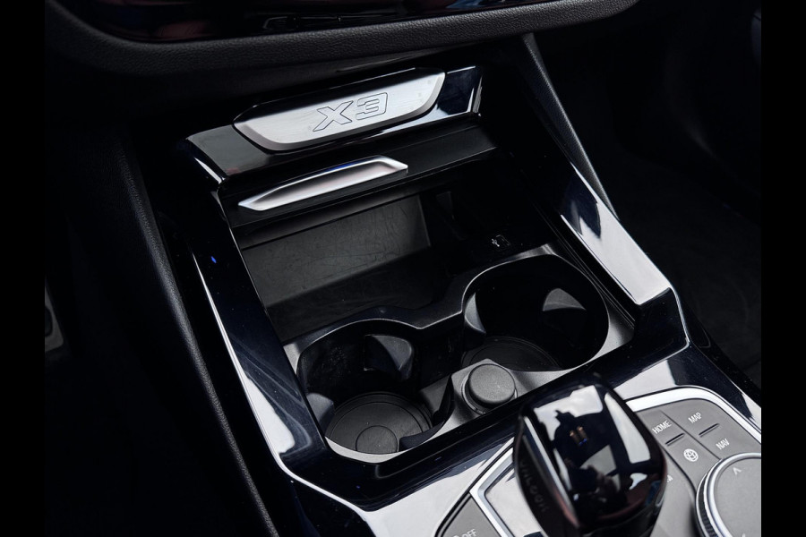 BMW X3 XDrive30e M-Sport | Pano | Elektrische stoelen | Trekhaak | Sfeerverlichting | Keyless | Carplay | Dealer onderhouden